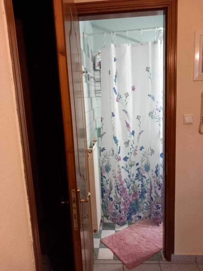 Poly'S Cozy Home Волос Екстер'єр фото